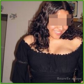 Salope arabe cherche un plan baise avec un homme à la hauteur de mes envies de sexe